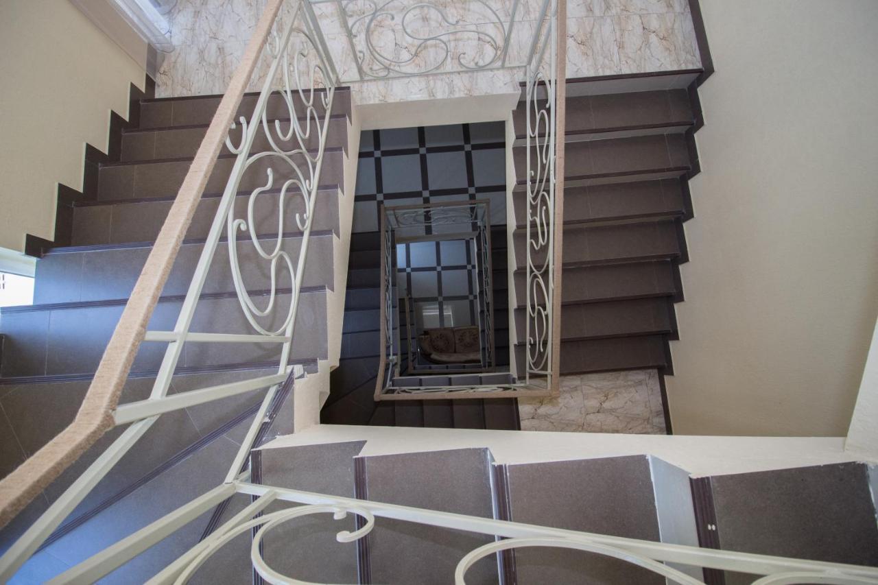 Отель Tbili House Тбилиси Экстерьер фото